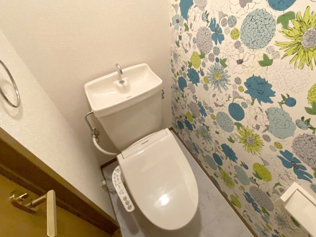 プルミエ・ラムール　Ａのトイレ|温水洗浄便座付きトイレです。