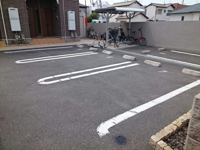 ヌーヴォー・アザーレの駐車場