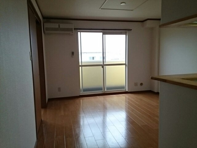 ニュー轟参番館の居間・リビング