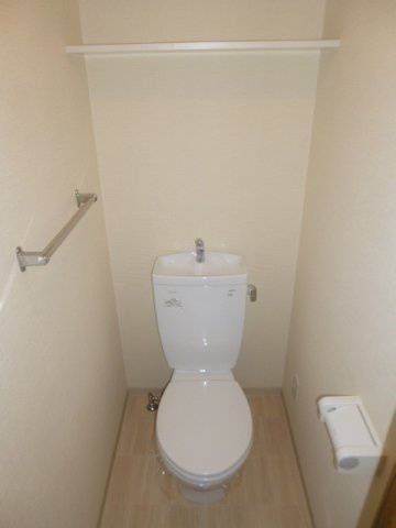 ルミエール山中のトイレ|落ち着いたトイレです