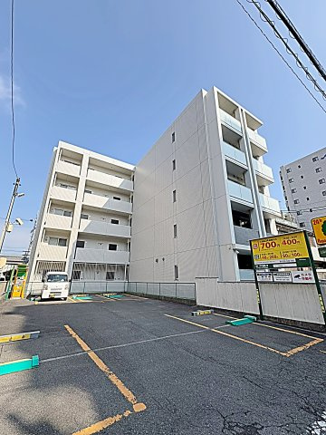 Ｃｏｕｒｔ　ＭＡＲＩＡＧＥの外観
