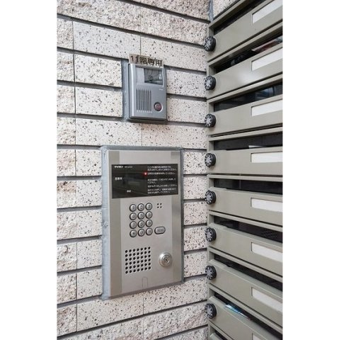 西川ビルのエントランス|オートロック