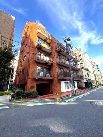 赤坂キャステールの外観