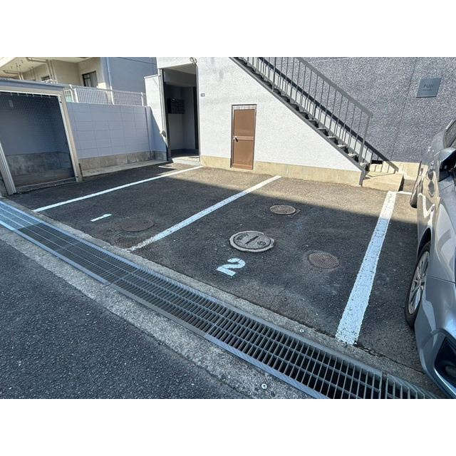 ＦＵＪＩ　ＨＯＵＳＥの駐車場