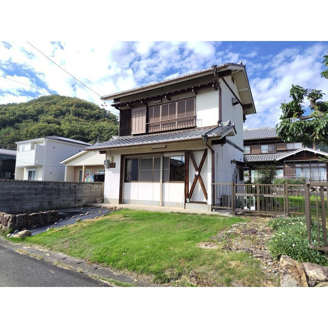 隆城町３２番地２貸家の外観