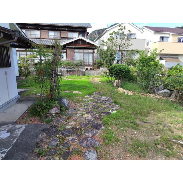 隆城町３２番地２貸家のエントランス