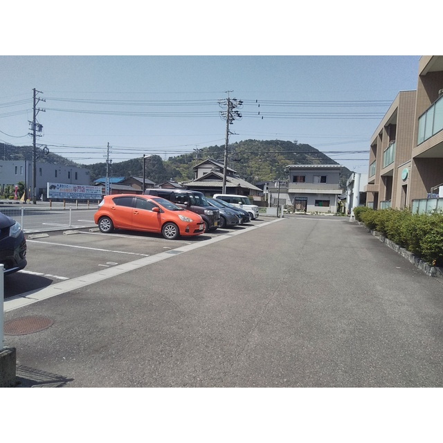 MAS2013　B棟の駐車場