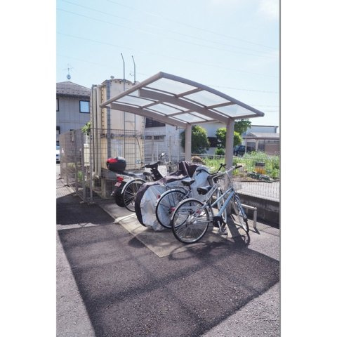 各務原市鵜沼小伊木町１丁目のアパートのその他|駐輪場