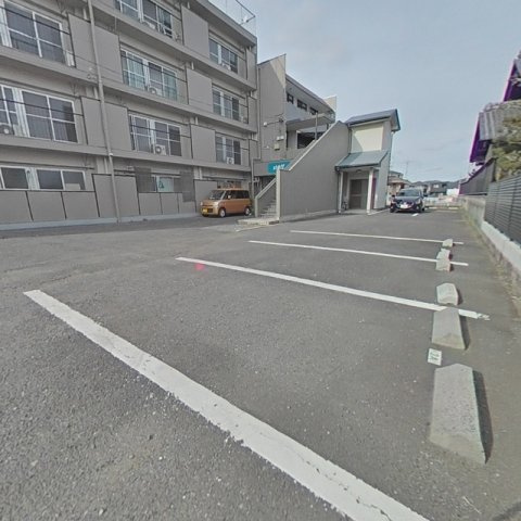 オークラパークマンション(取引中止のため貸止）の駐車場
