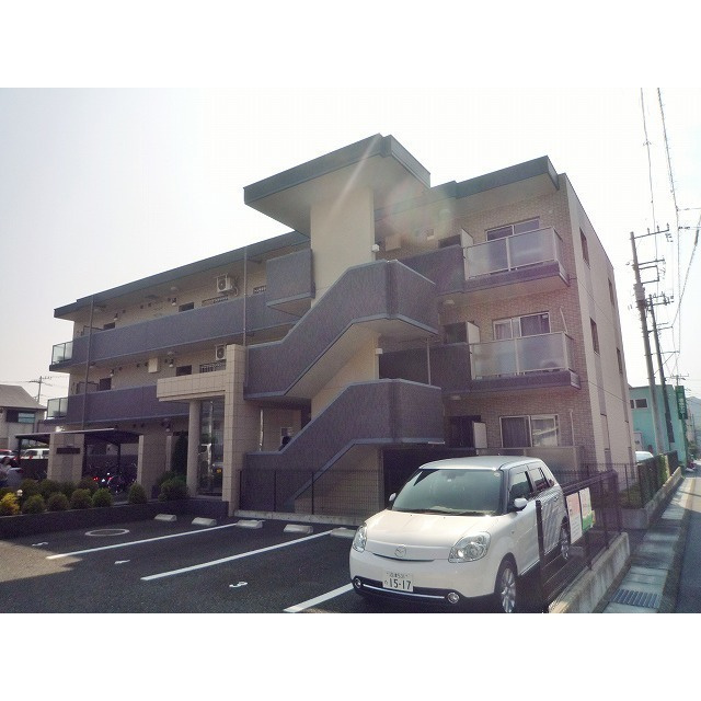 フェリーチェの駐車場