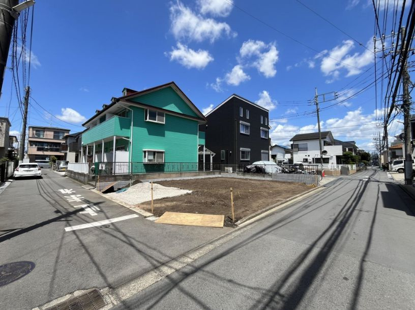 座間市相模が丘３丁目新築戸建て　1号棟の前面道路含む現地写真|前面道路含む現地写真です