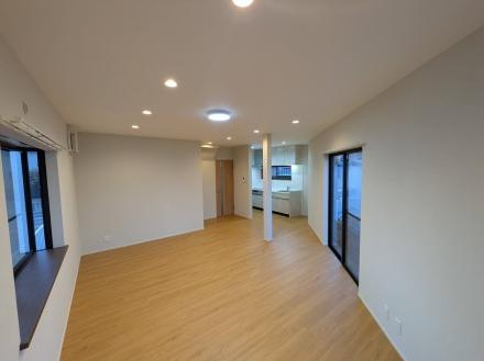 吹田市 山田東 １丁目　中古 一戸建ての居間・リビング