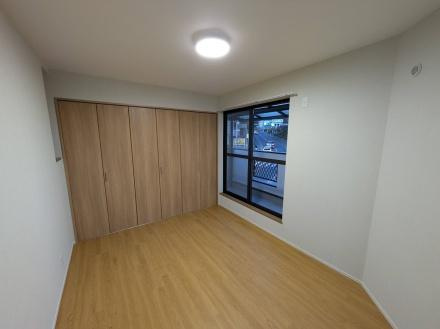 吹田市 山田東 １丁目　中古 一戸建ての洋室