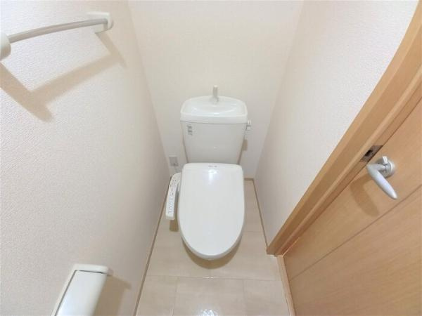 【トイレ】 | グレイスメゾン | 写真は同タイプの別のお部屋のものです。