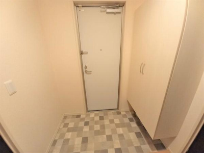 【玄関】 | グリーンパーク | 写真は同タイプの別のお部屋のものです。