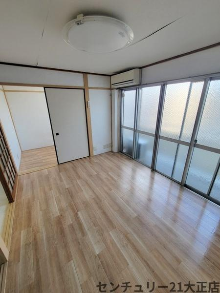 葵コーポの洋室