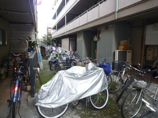 北代ビルのエントランス|★自転車置き場★
