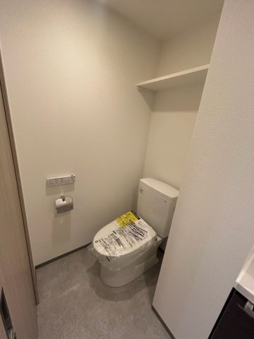 【トイレ】 | MAXIV CROS 横浜大口通 | 落ち着いた色調のトイレです