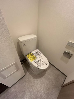 【トイレ】 | MAXIV CROS 横浜大口通 | 落ち着いた色調のトイレです