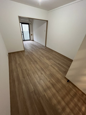 【居間・リビング】 | クリオ神奈川新町弐番館 | ゆったり過ごせる居間です