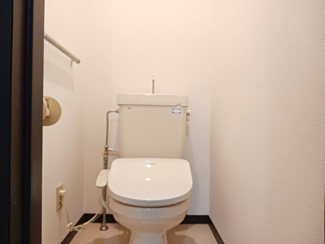 富山市婦中町速星のアパートのトイレ