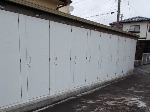 富山市婦中町速星のアパートの駐車場