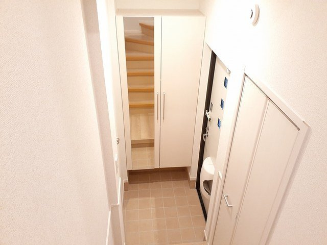 ラーナ　カーサ　Ａ棟の玄関