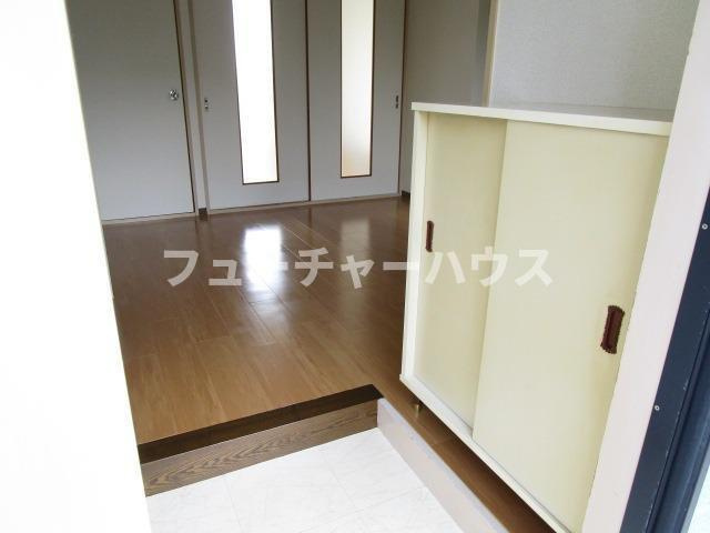 ニューシティ向山の内装|明るい色調の室内です