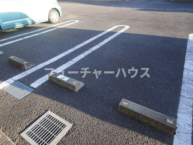 パディー・フィールドの駐車場|カースペースがあります