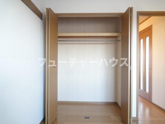 パディー・フィールドの収納|こまごまとしたものを収納できそうですね