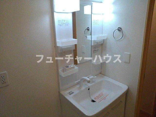 レコルテの洗面所|ゆったりとスペースのある洗面所