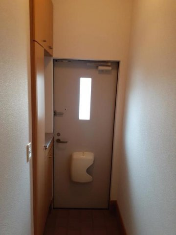 ムーンヴェルジュＣの玄関