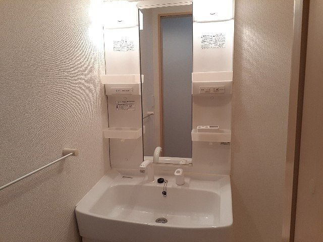 シャイン泉の洗面所