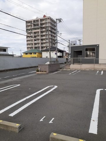 ルーチェ　大宮の駐車場