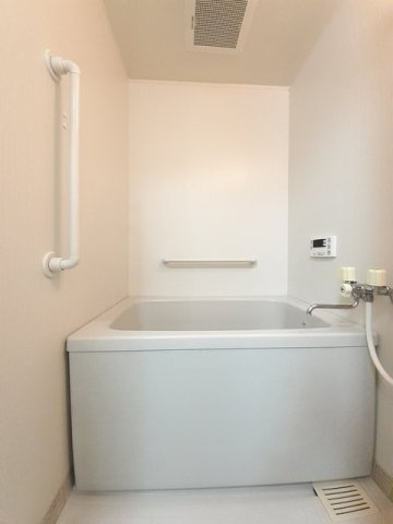 エランドール清水の浴室