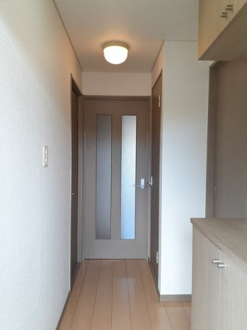 エランドール清水の玄関