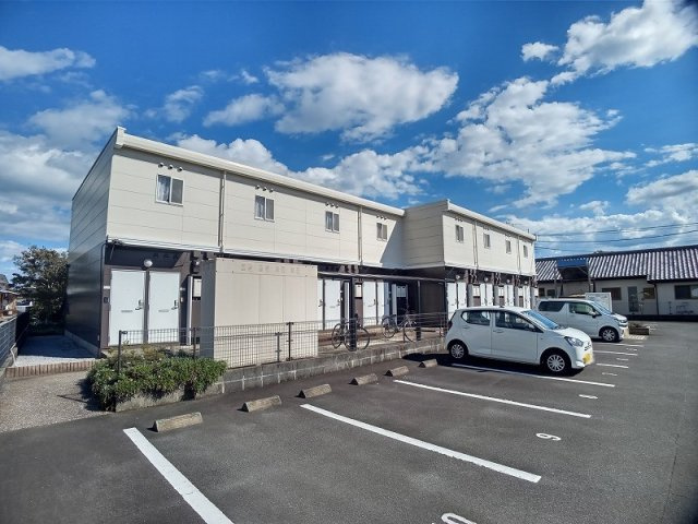 レオパレス遊の外観