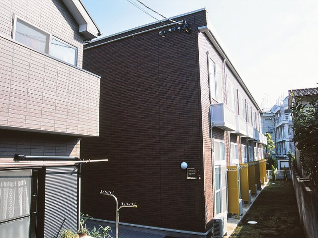 レオパレスイーストヒルズの外観