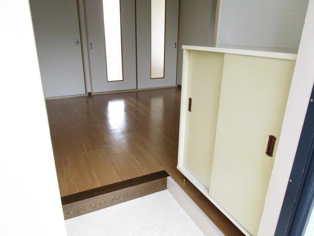 ニューシティ向山の玄関