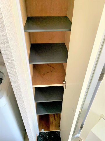 レオパレスコンフォートウッズⅢのその他|靴箱