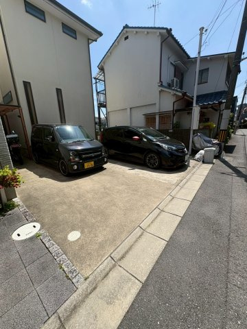 Casafemの駐車場