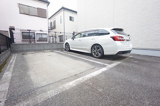 【駐車場】