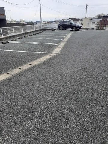 昴参番館の駐車場|駐車場に車を止められます