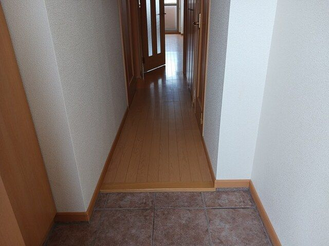 東和第一ビルの玄関