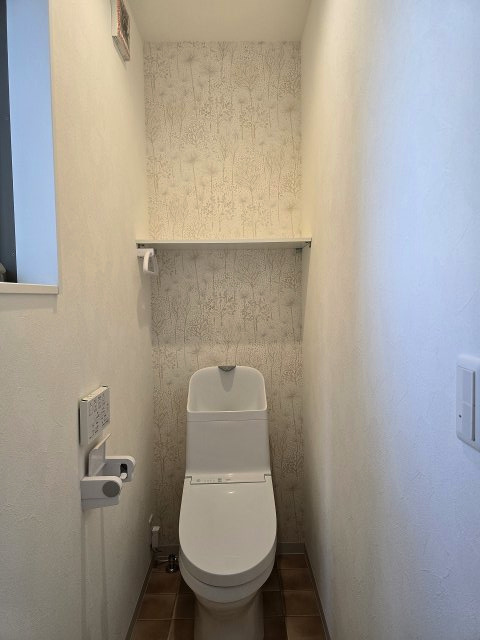 高知市介良乙　中古戸建のトイレ