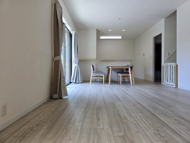 高知市介良乙　中古戸建の居間・リビング