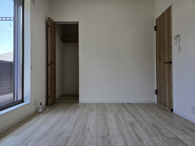 高知市介良乙　中古戸建の洋室
