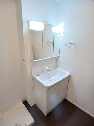 レジレンスパークⅤの洗面所|忙しい朝には欠かせない洗面所です