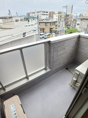 ルミナス　カニヤのバルコニー|バルコニーからの眺めを楽しみながら食事をしませんか