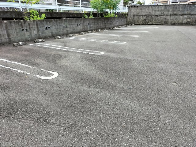 【駐車場】 | グレイスコート　A棟